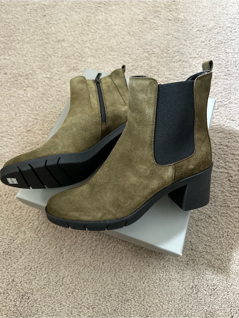 NEW The Flexx Uptown Green Suede Chunky Heel Boots